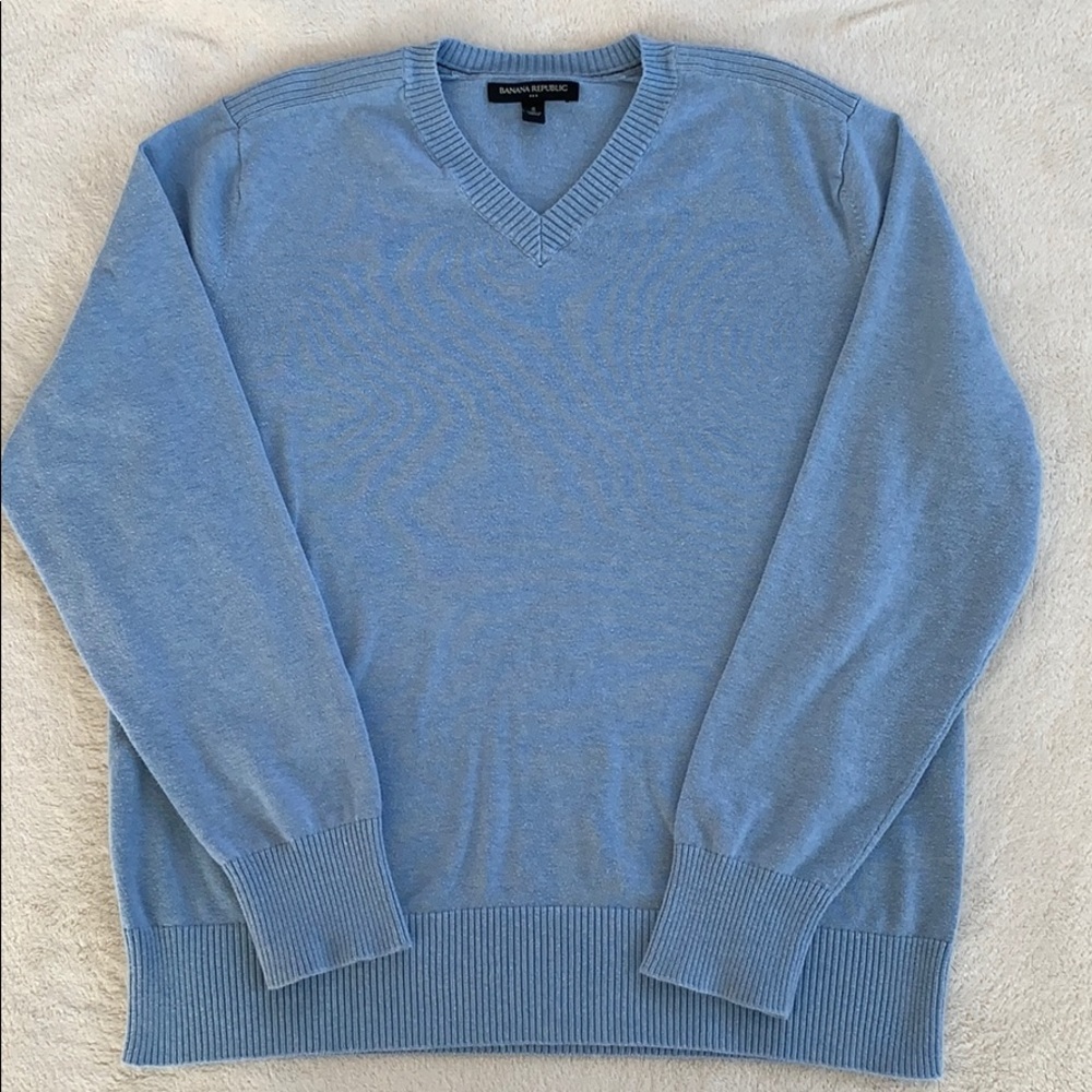 EUC banana republic v neck light blue sweater